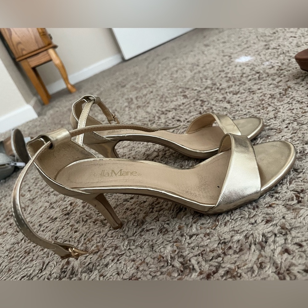 Size 8 gold heels